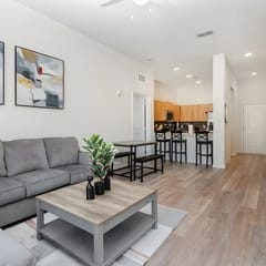 Orlando Sleeps 8 • 3 Beds • Near Disney/Universal