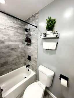 Sleeps 8, Stylish Home, Great Access NYC & EWR