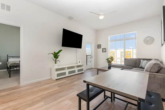 Orlando Sleeps 8 • 3 Beds • Near Disney/Universal