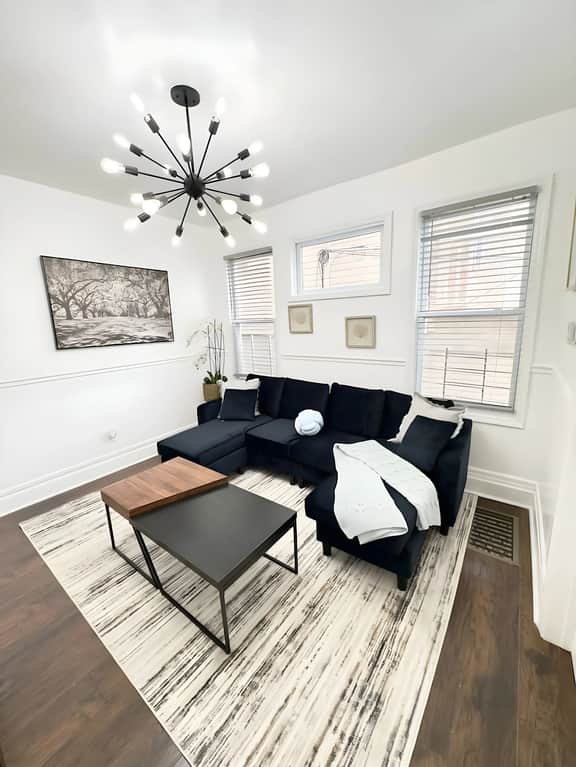 Sleeps 8, Stylish Home, Great Access NYC & EWR