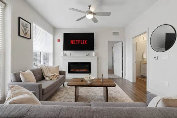 Stylish 2BR/2BA Suite | Mins to Universal & Disney