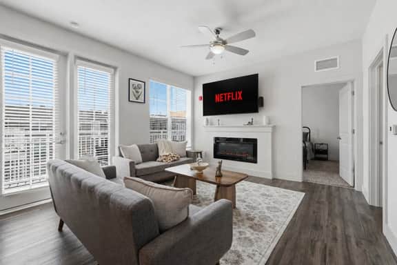Stylish 2BR/2BA Suite | Mins to Universal & Disney